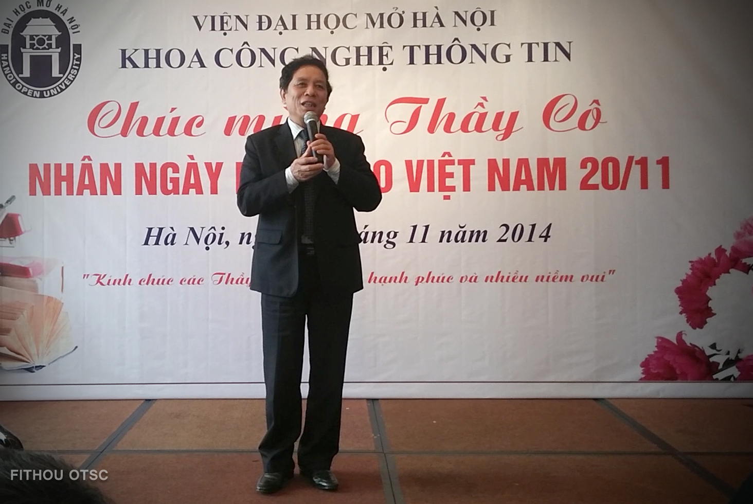 TS Lê Văn Thanh phát biểu 