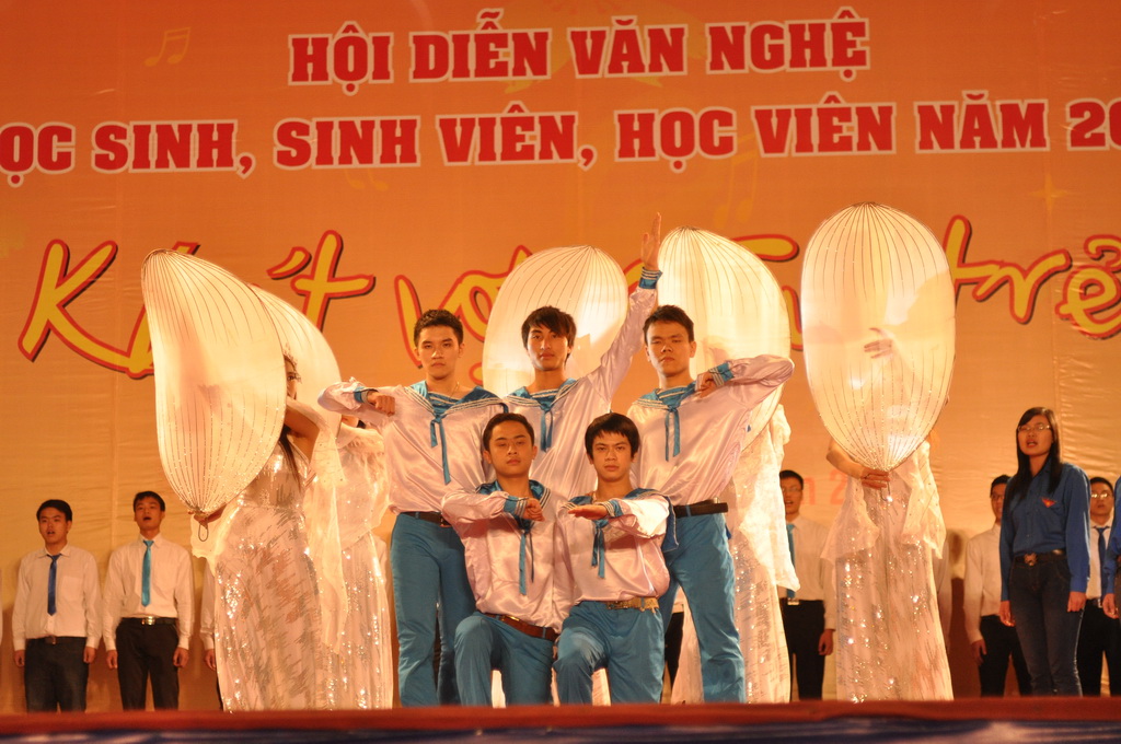 Sinh viên khoa CNTT đoạt giải Nhì hội diễn văn nghệ "Khát vọng Tuổi trẻ"